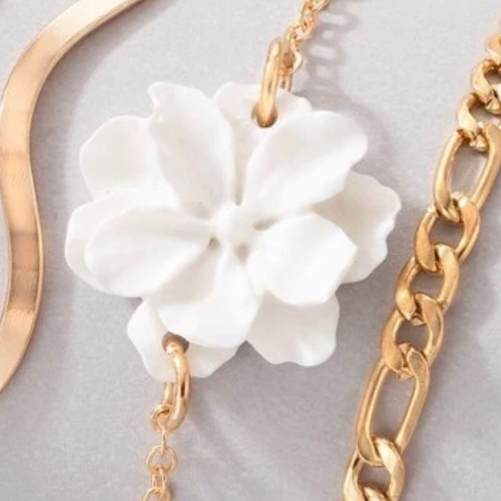 Nannette Lapore Gold & White Flower Bracelet - Picture 3 of 8